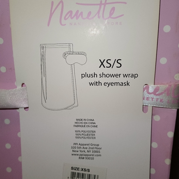 New Nanette Lepore Junior Plush Shower Wrap with Eye Mask - Picture 4 of 6